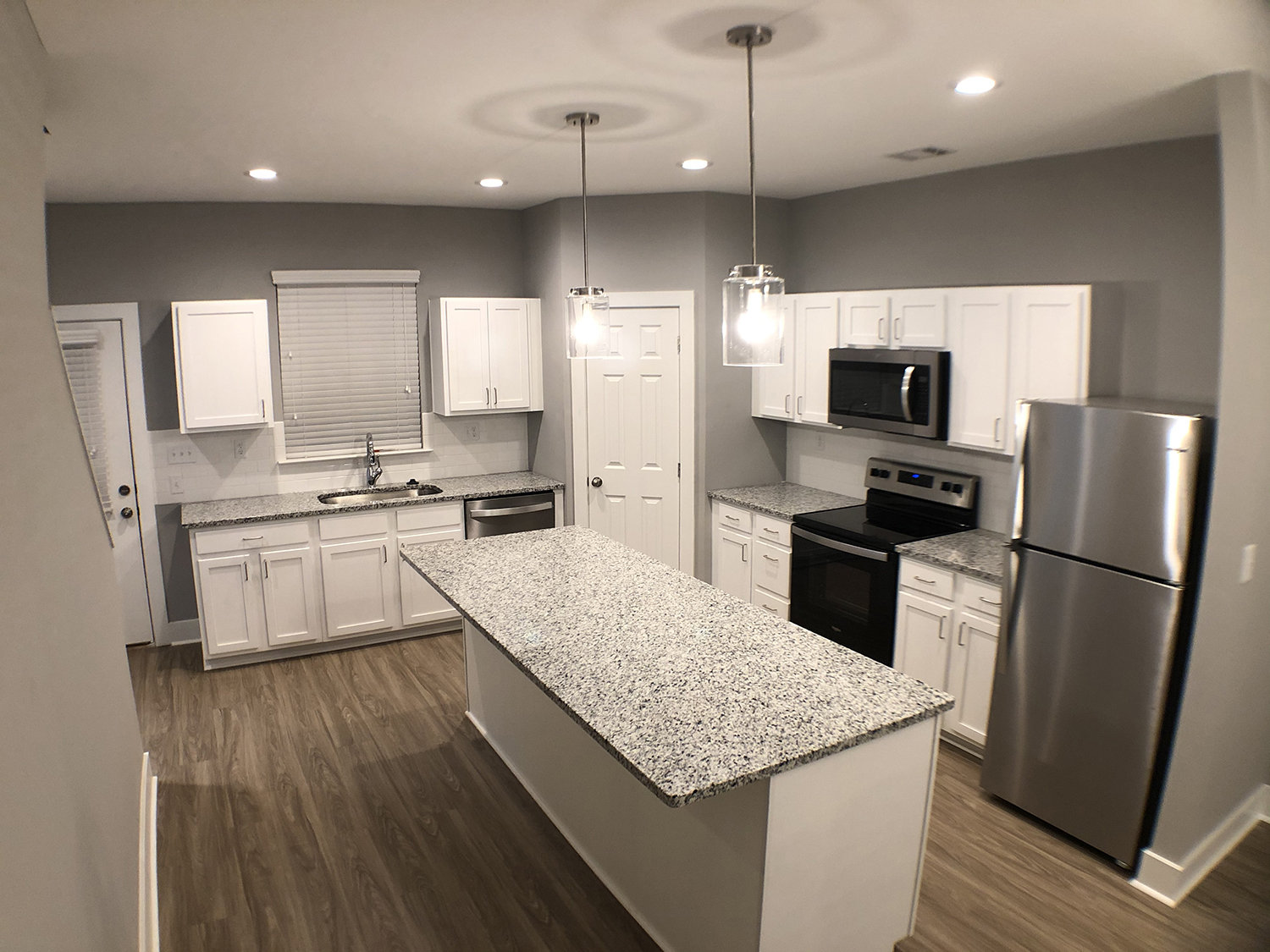 1519 Forest Ave - Image 4