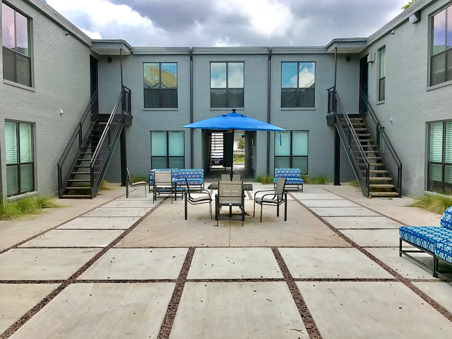 2106 Bennett Avenue - Image 4