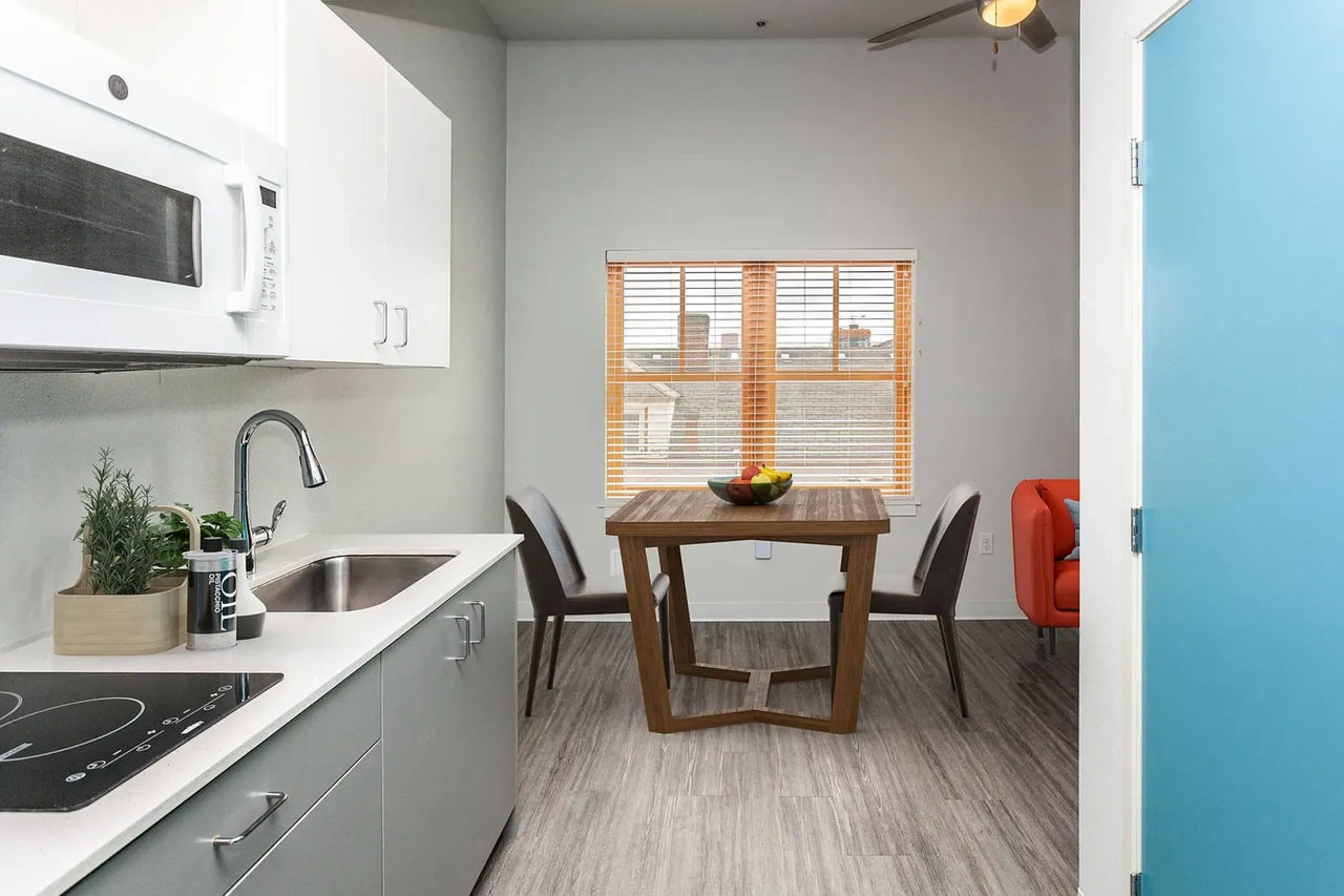 2165 SW Yamhill Street - Image 4