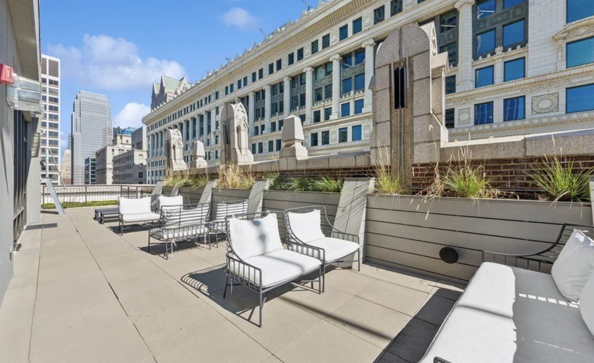 330 South Wells - Image 11