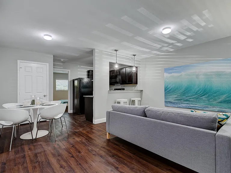 4719 Harmon Avenue - Image 4